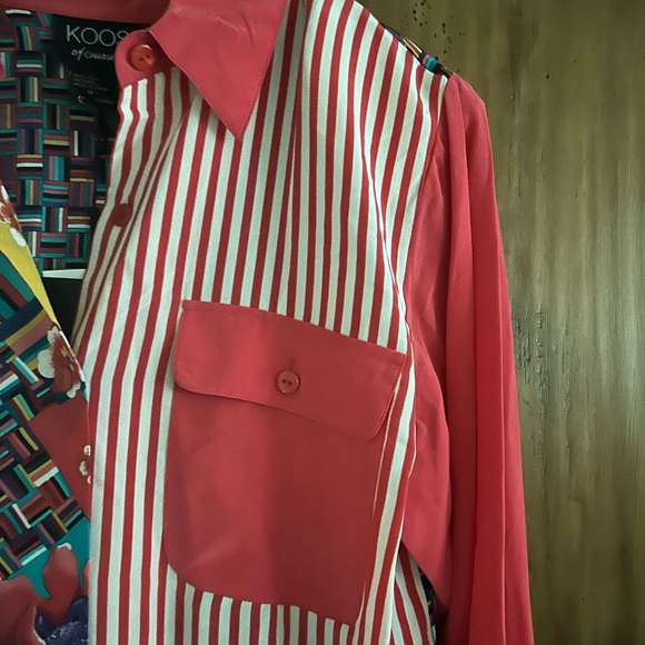 KOOS of Course Silk Pattern Play Button LS Blouse - Picture 3 of 7